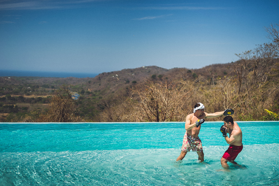 storyboard011 boxing in pool