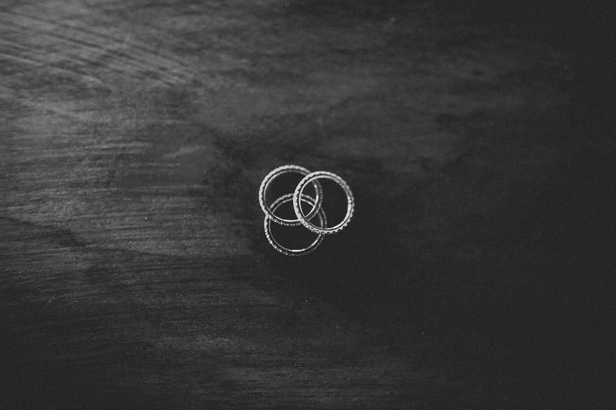 storyboard030 wedding rings or bands