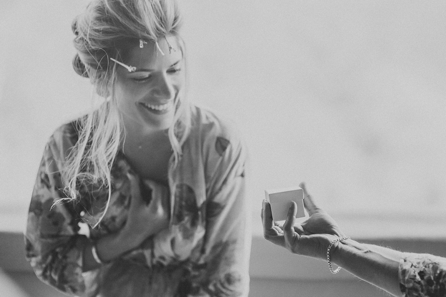 storyboard032 surprise wedding gift