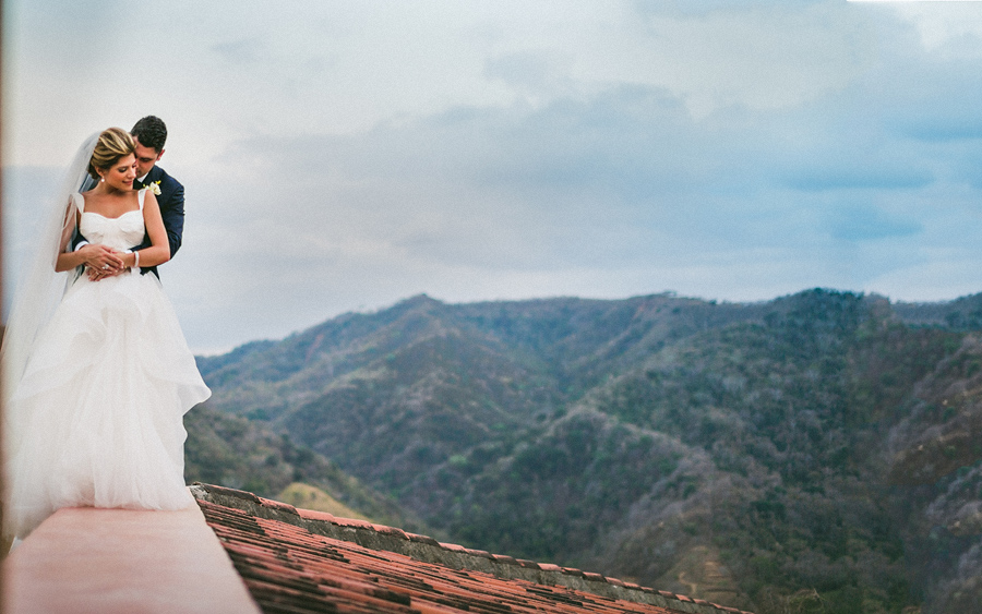 storyboard101 bride and groom on mountain side